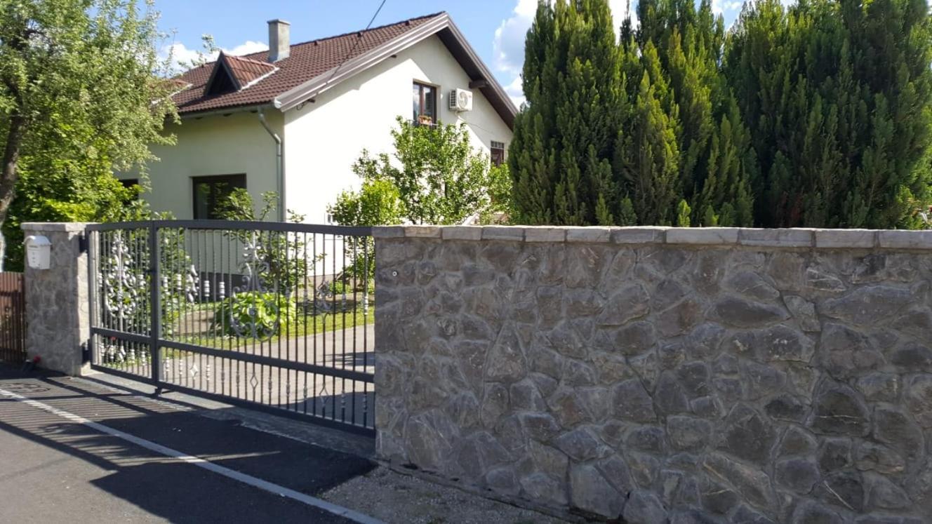 Apartman "Em" Bihać Exteriör bild
