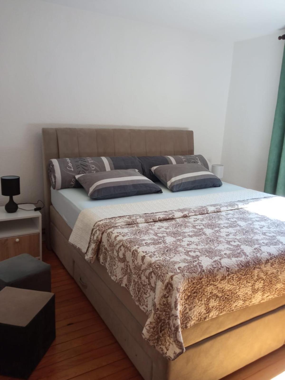 Apartman "Em" Bihać Exteriör bild