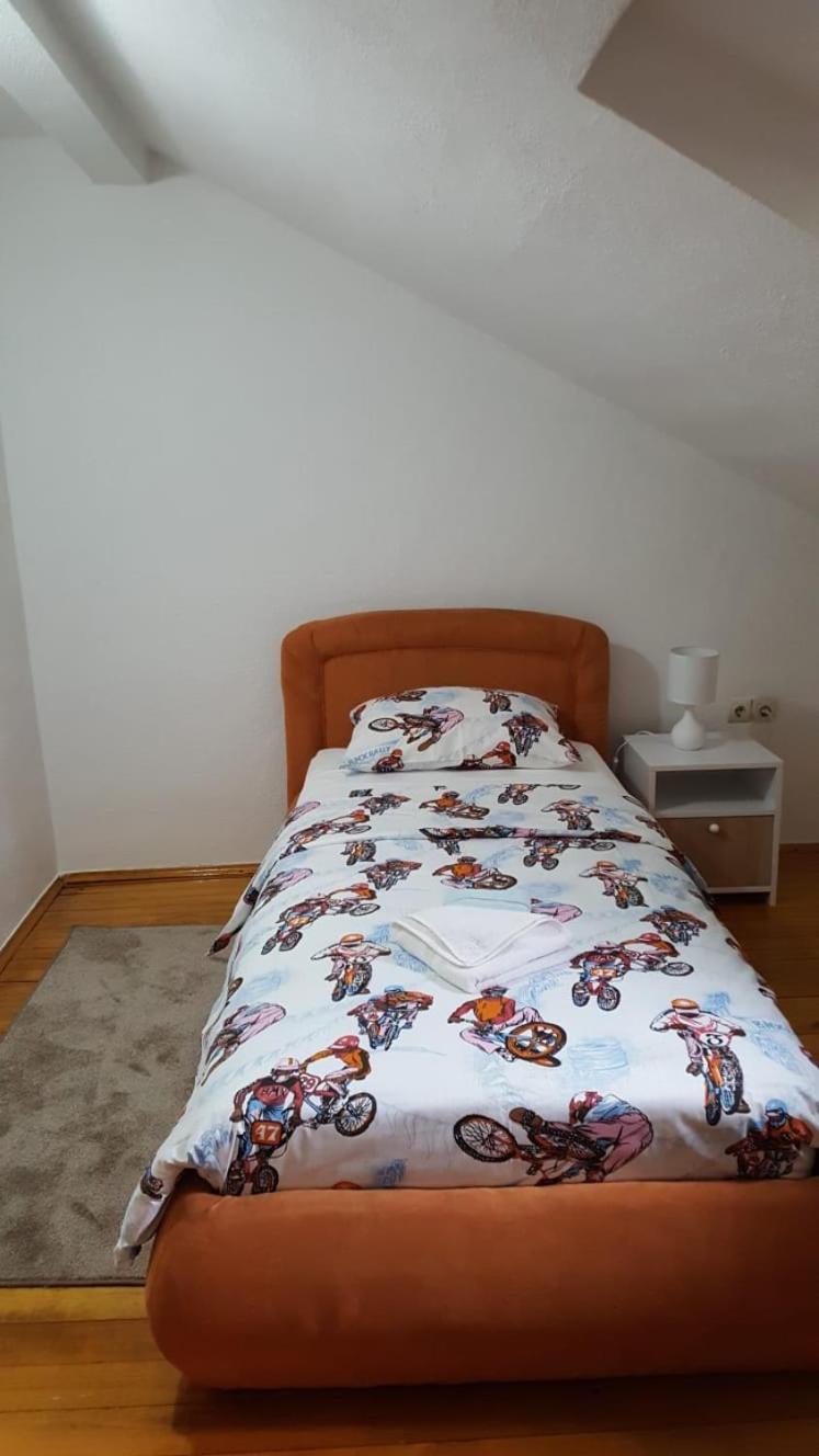 Apartman "Em" Bihać Exteriör bild