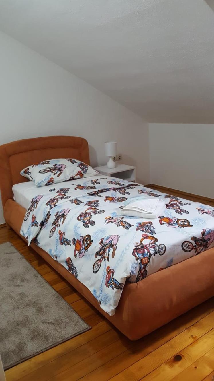 Apartman "Em" Bihać Exteriör bild