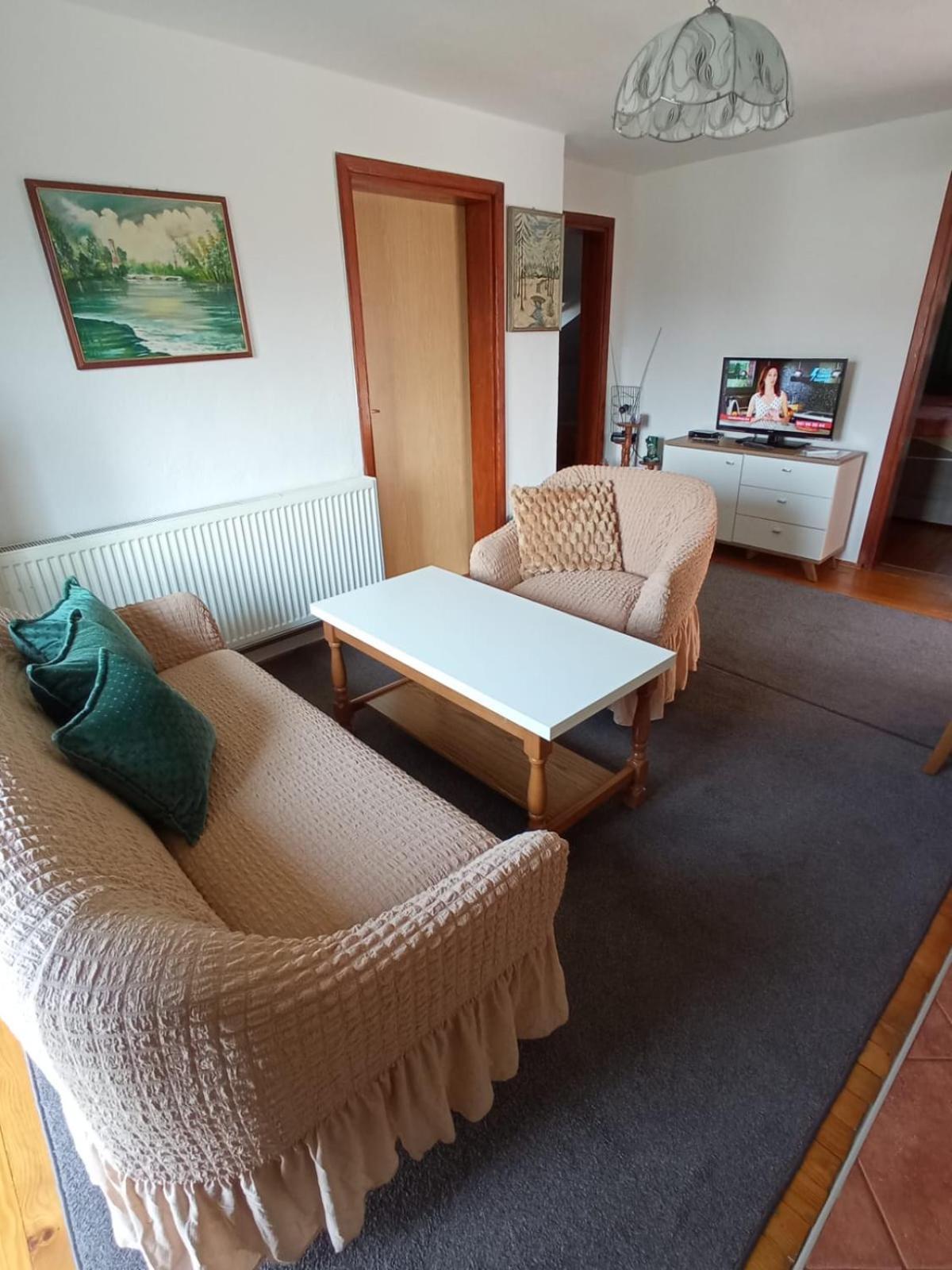 Apartman "Em" Bihać Exteriör bild
